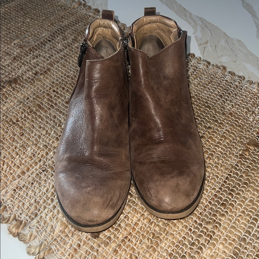 Franco Sarto Brown Leather Ankle booties 9 1/2 woman